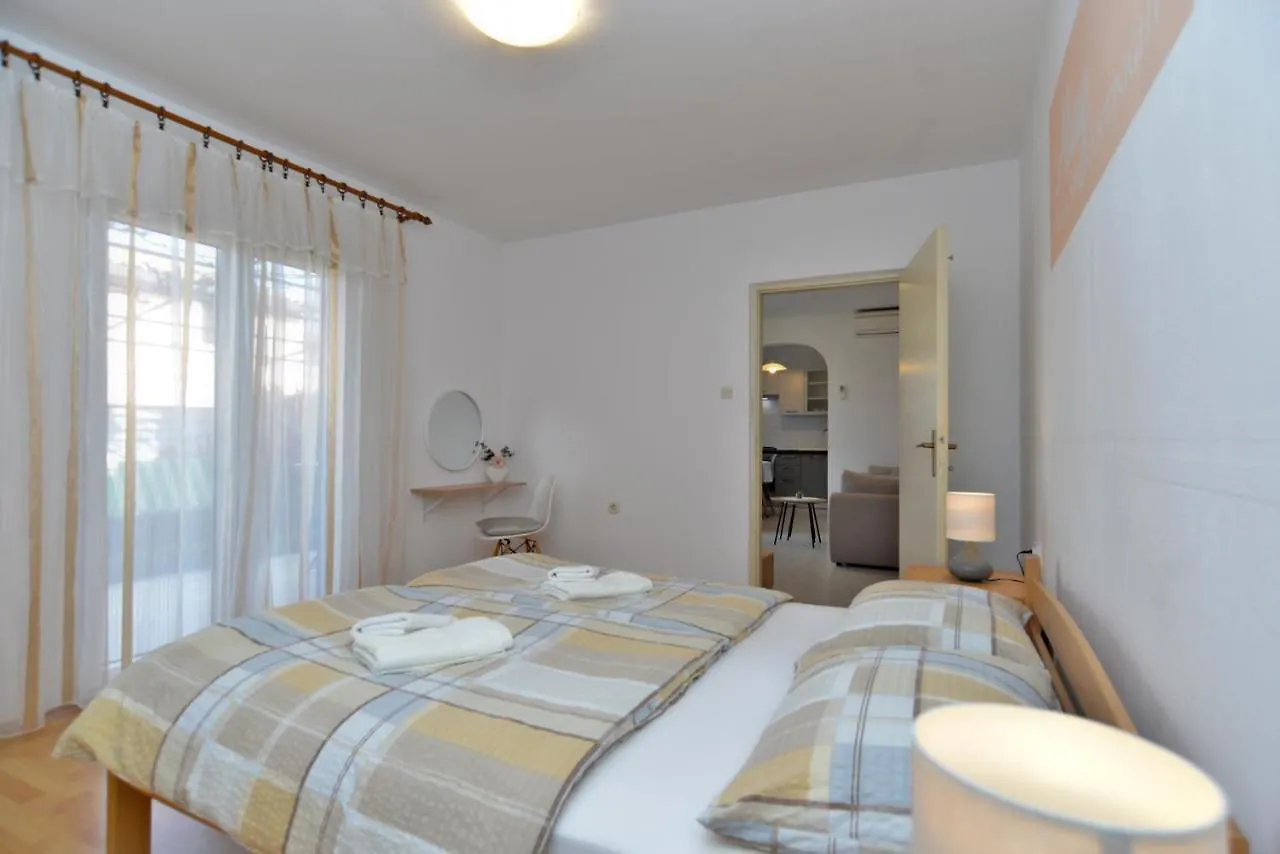 Apartments Pietro 2228 Bale Croatia