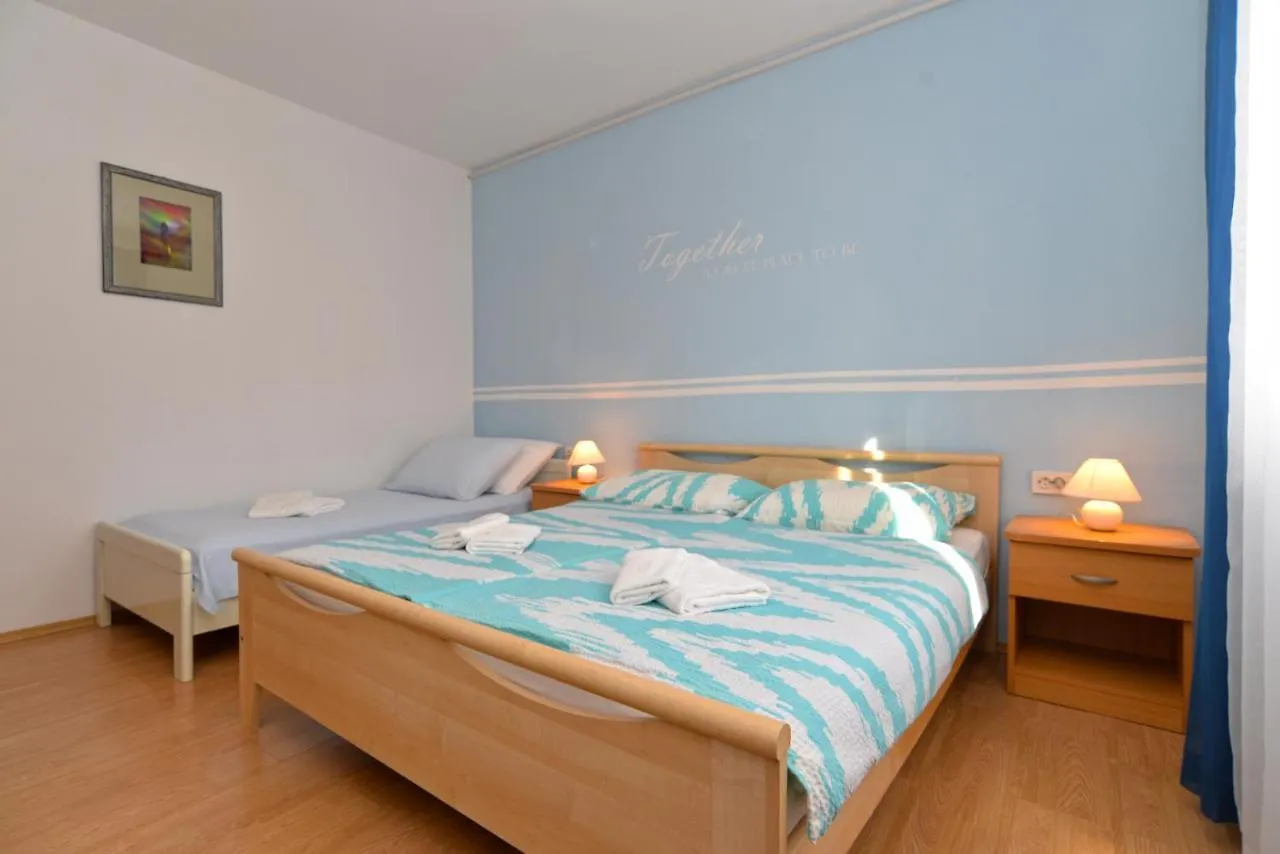 Apartments Pietro 2228 Bale 0*,