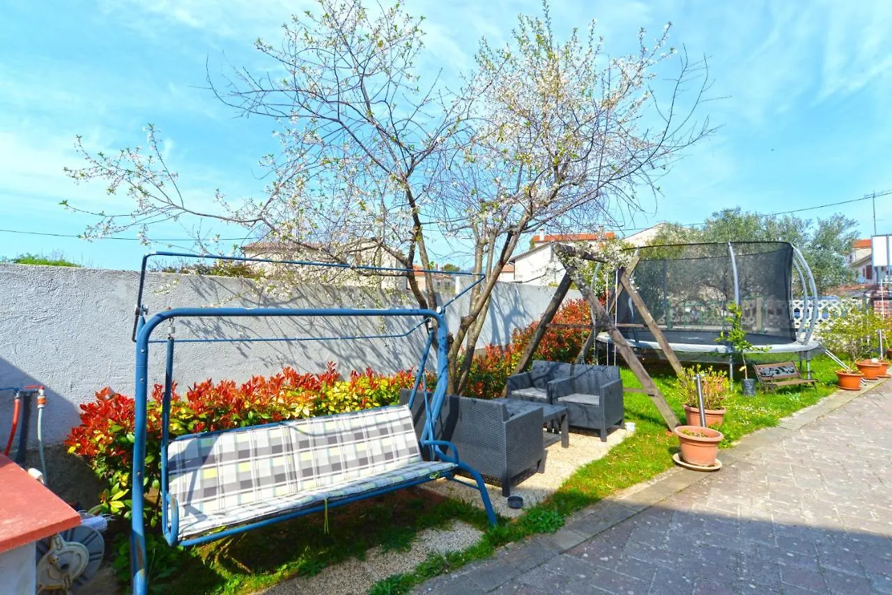 Apartments Pietro 2228 Bale 0*,